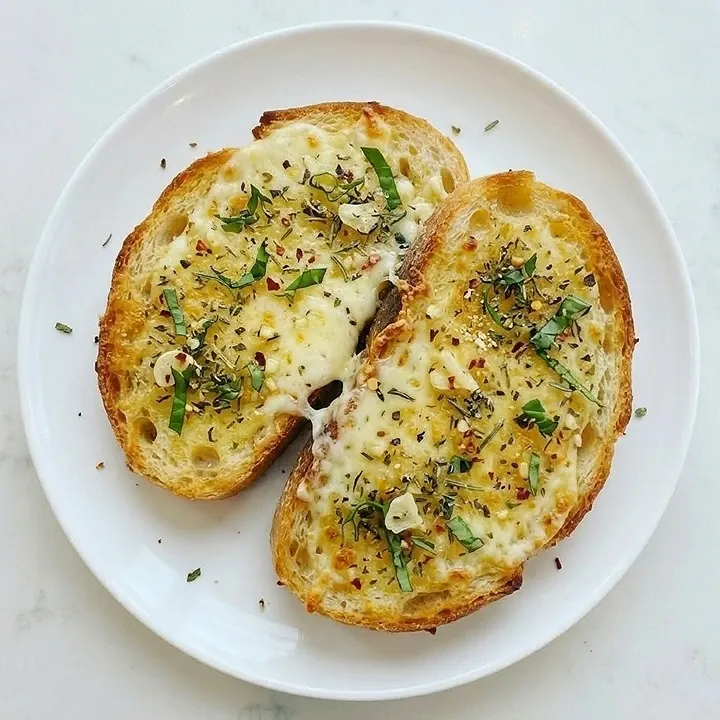 Cheesy Garlic Bread